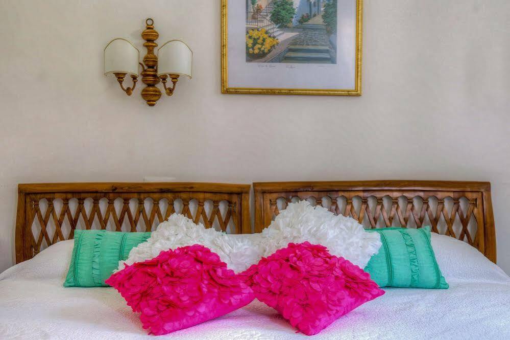 De L'osmarin Suites Guest house