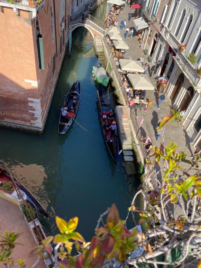 De L'osmarin Suites Affittacamere