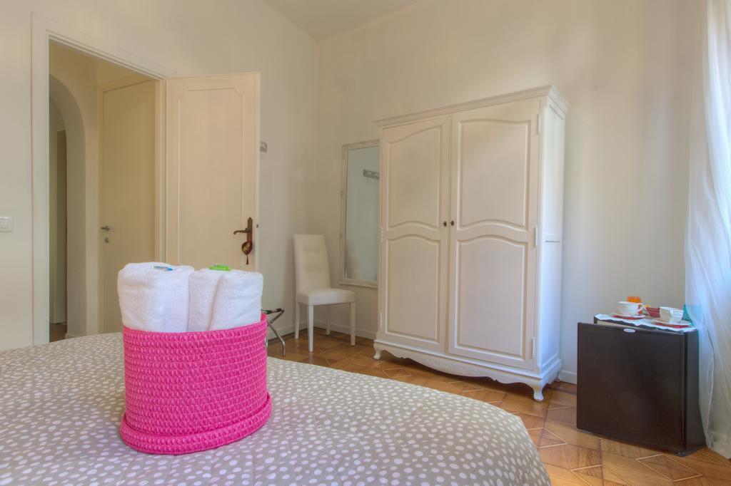 Affittacamere De L'osmarin Suites