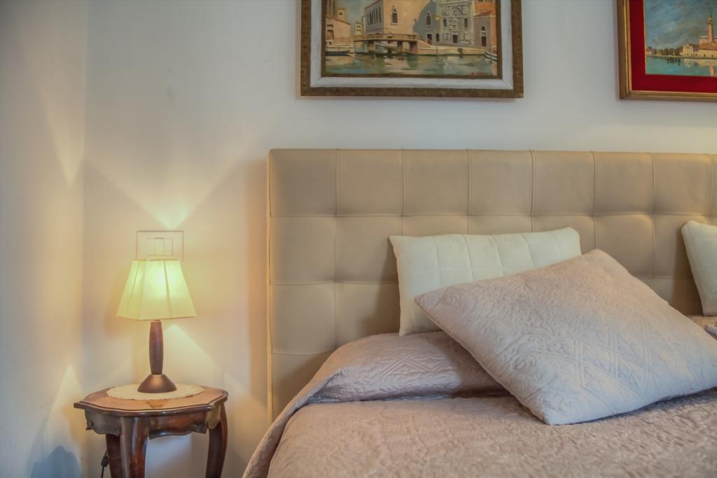 Affittacamere De L'osmarin Suites