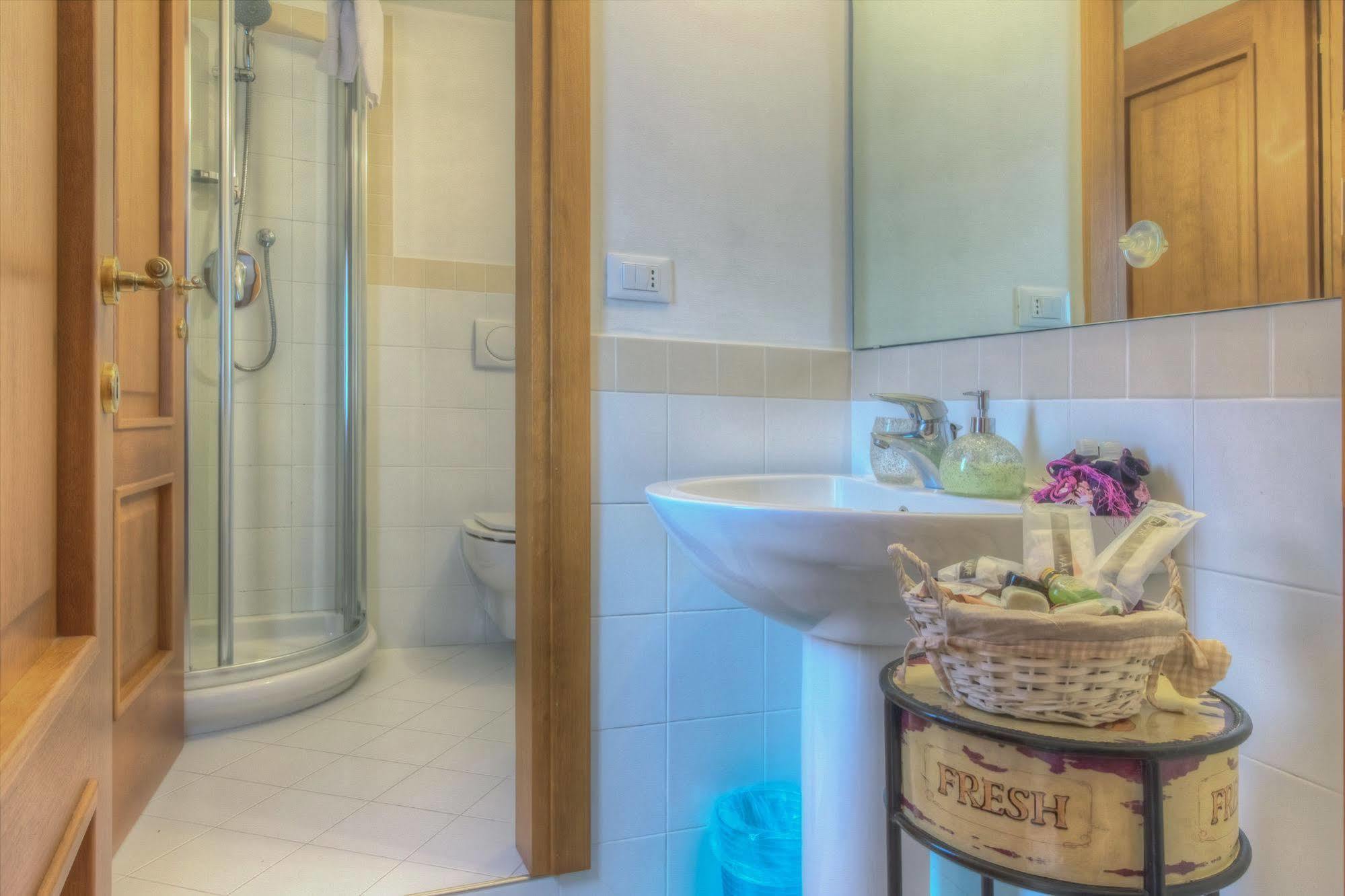 De L'osmarin Suites Affittacamere