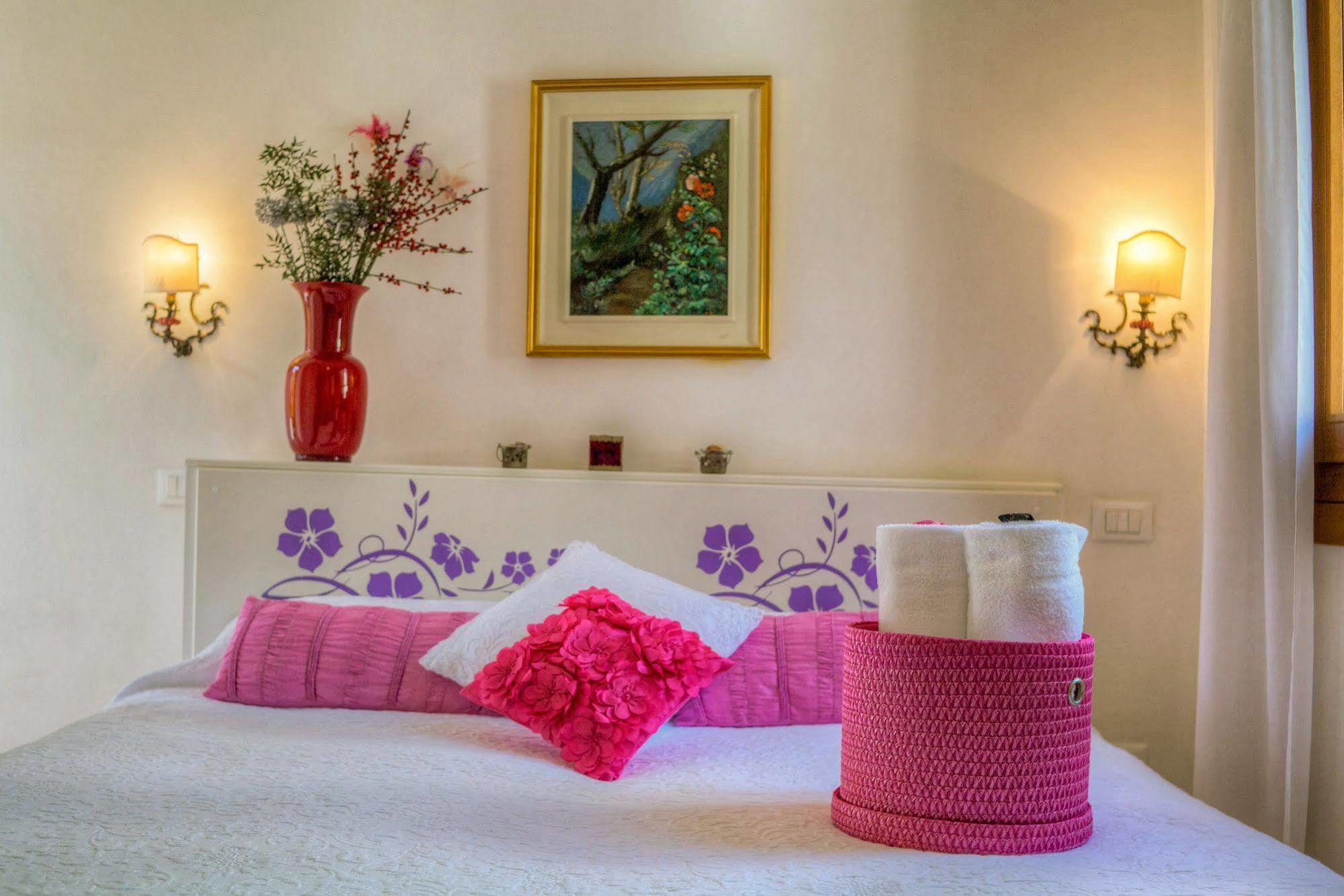 De L'osmarin Suites 3*