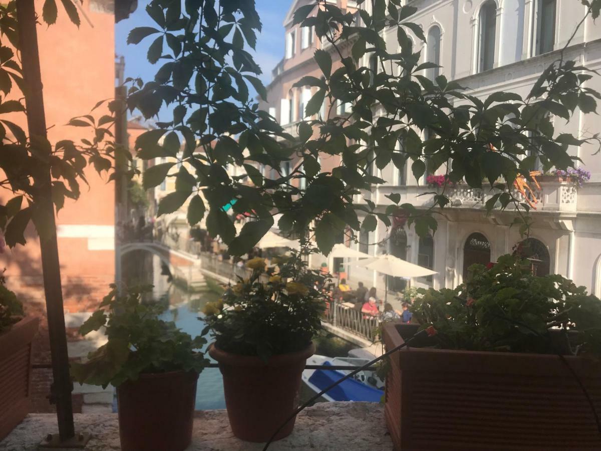 De L'osmarin Suites 3*